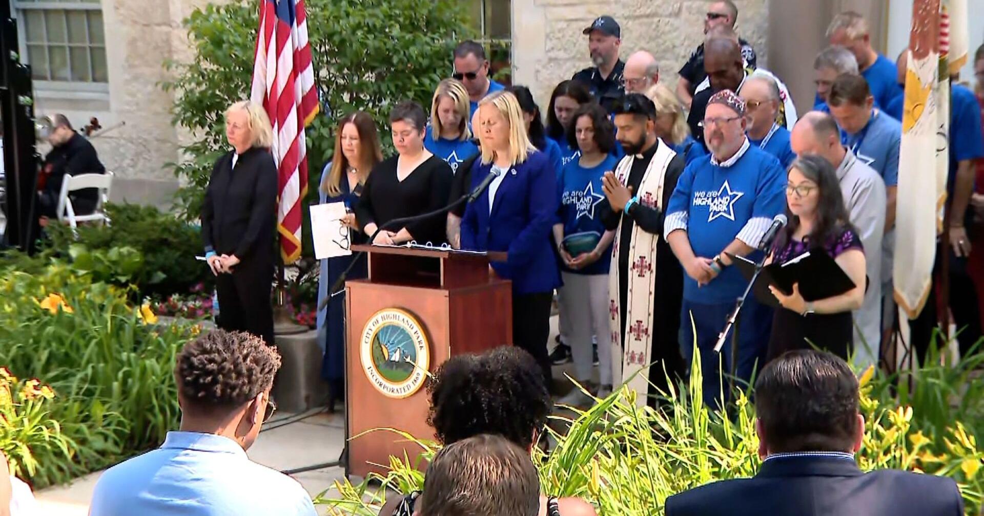 Highland Park marks year since July 4th parade shootings with moment of silence - Vimarsana News