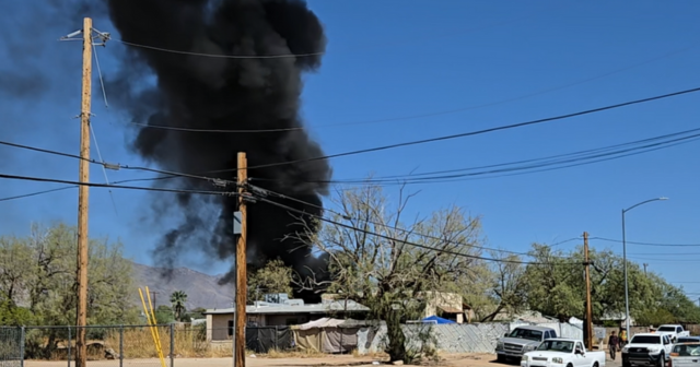 Fire crews put out mobile home fire in midtown Tucson | News | kvoa.com