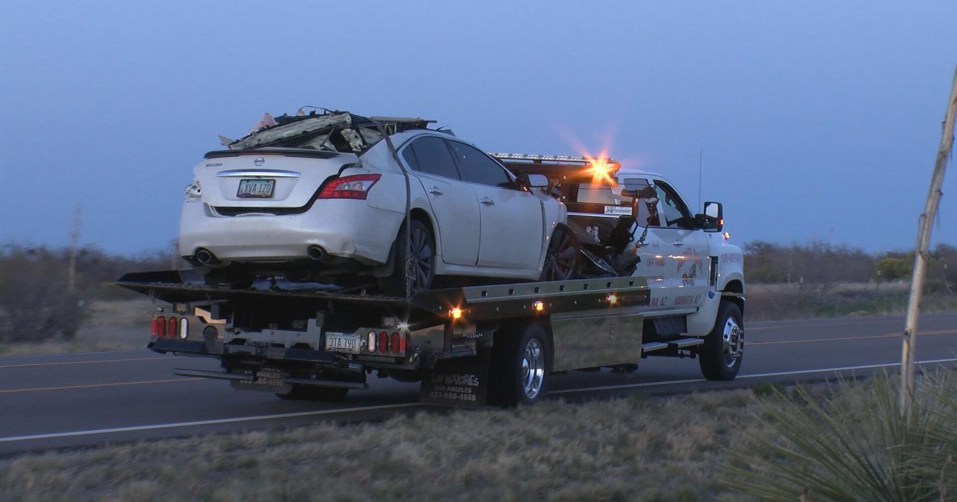 AZ DPS: 3 vehicle crash kills 1 inside semi near Oracle car dealership - Vimarsana News