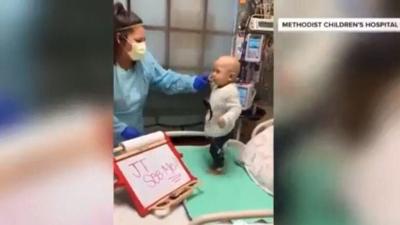 Justin Timberlake surprises patients at children's hospital