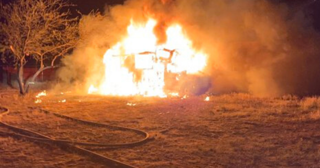 Crews battle car fire on Tucson’s westside | Local News | kvoa.com