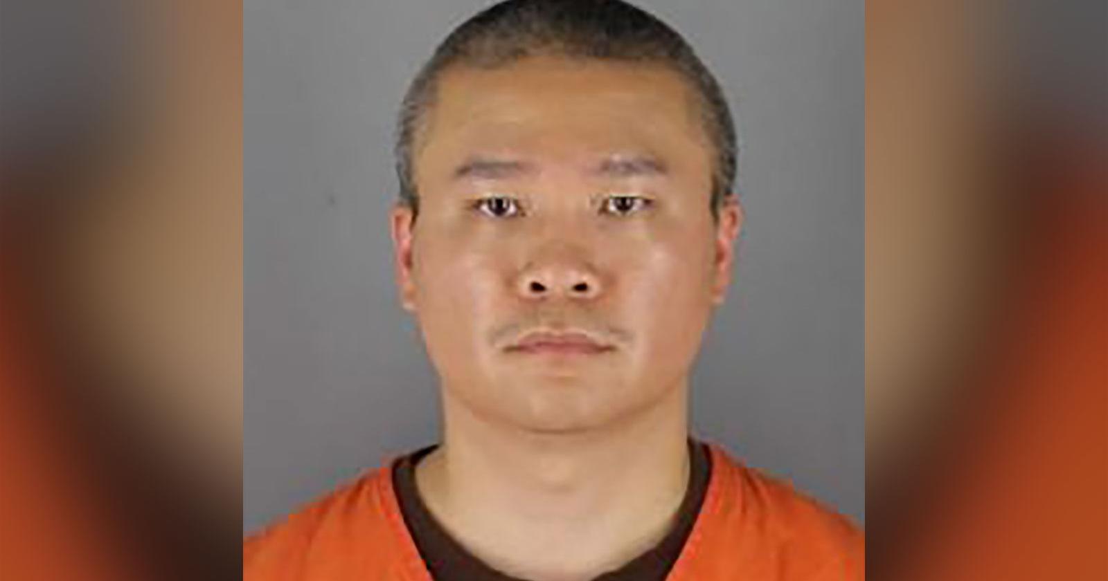 Officer who held back crowd during George Floyd's murder convicted of aiding and abetting manslaughter - Vimarsana News