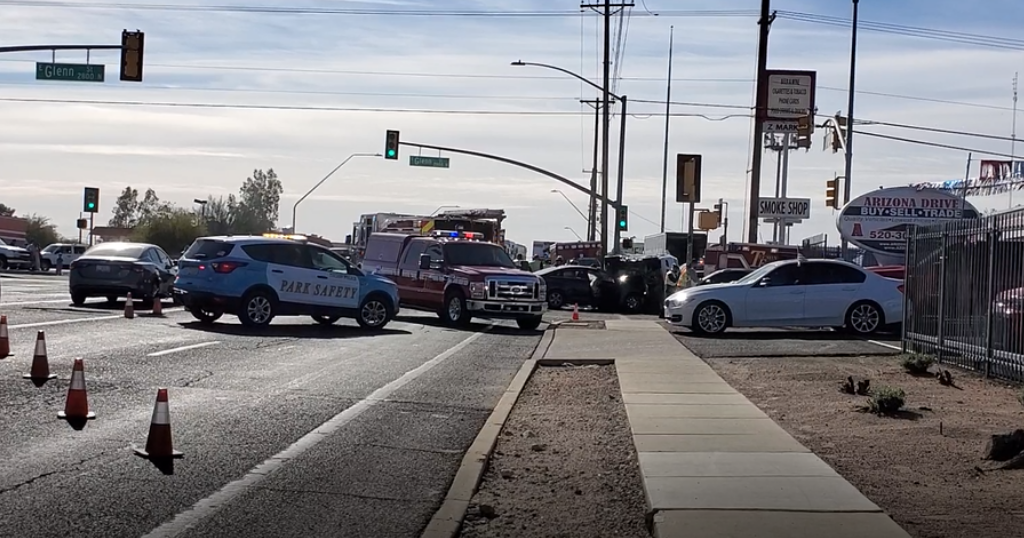 One injured in three-vehicle crash in midtown | Local News | kvoa.com