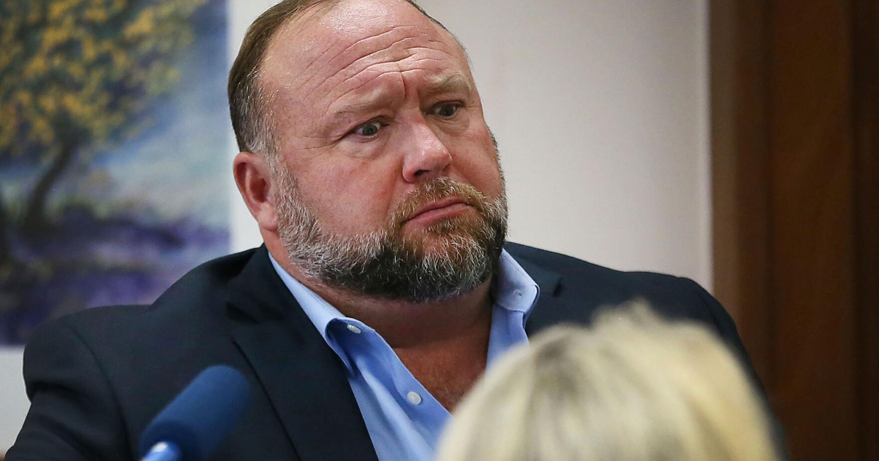 Sandy Hook family attorney exposes Alex Jones' dishonesty during brutal cross-examination - Vimarsana News