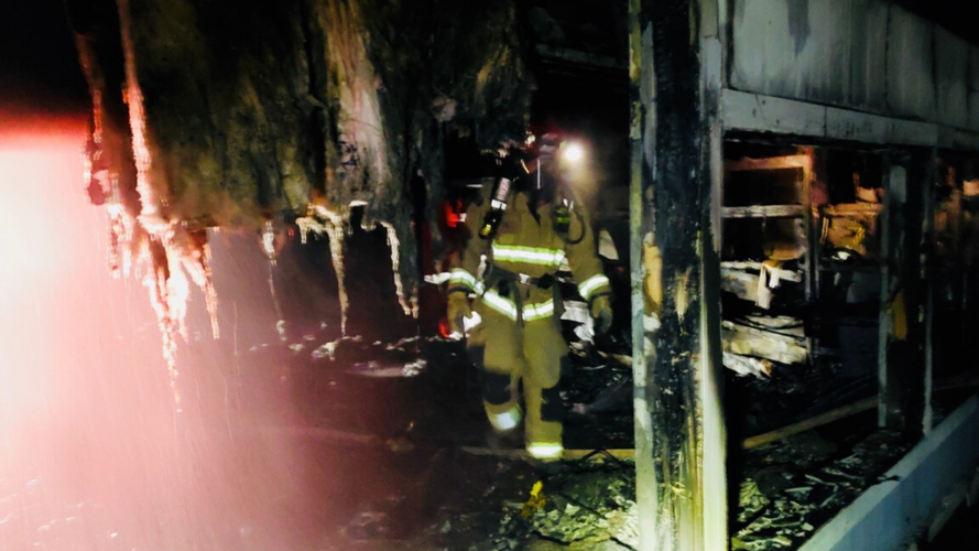 Crews battle vacant house fire on Tucson’s westside | Local News | kvoa.com