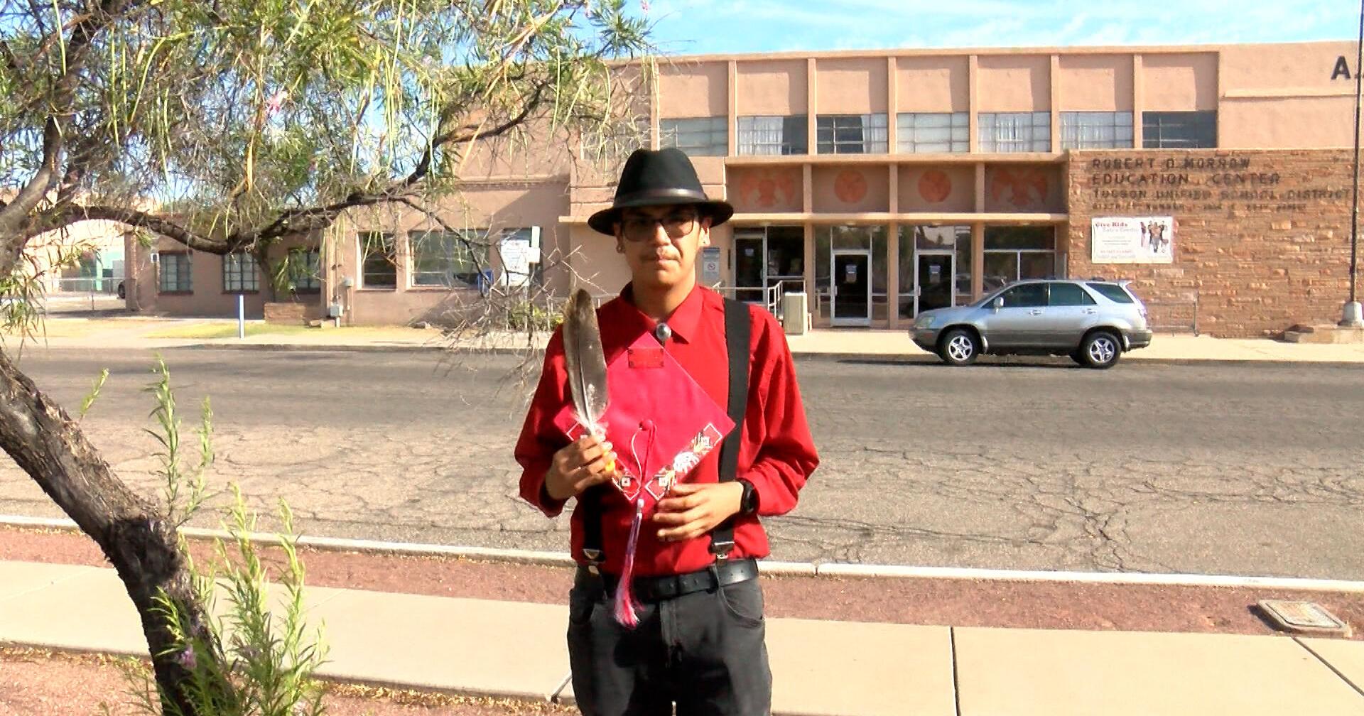 Native American family meets with TUSD superintendent after graduation cap incident - Vimarsana News