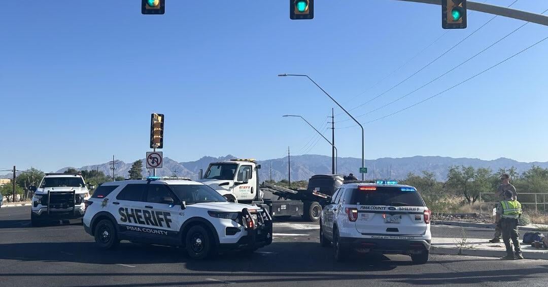Kolb and Valencia roads reopen after 2-car crash in Tucson