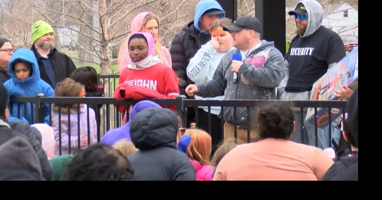 Waterloo man brings community together | News | kwwl.com