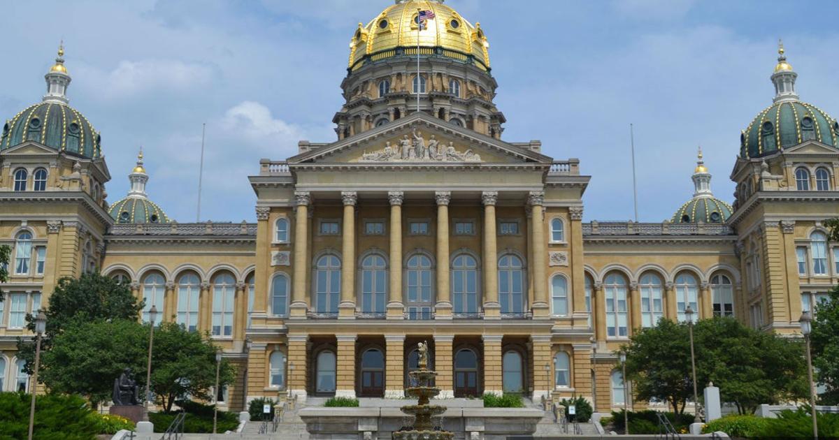 Iowa legislature passes Governors school choice bill