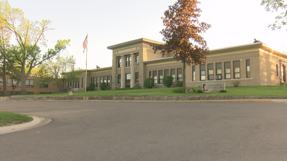 Community members ask Cedar Rapids school board to keep Garfield Elementary  open | Education | kwwl.com