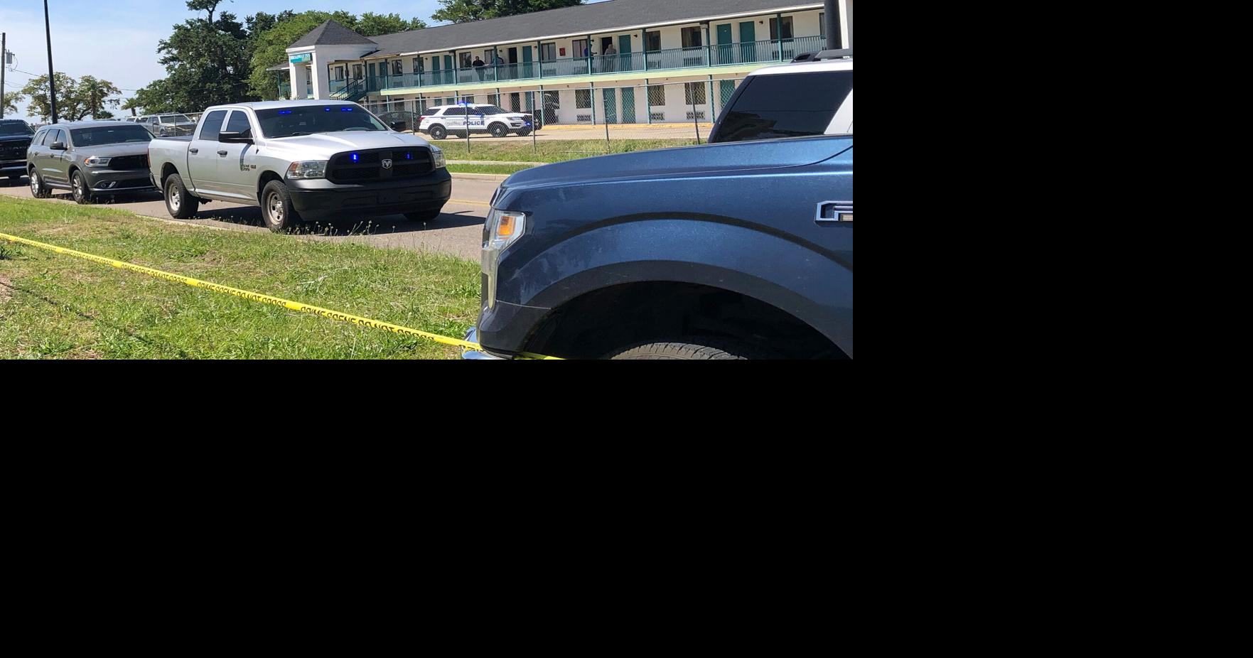 A shooting spree in Mississippi leaves 4 dead and leads to police