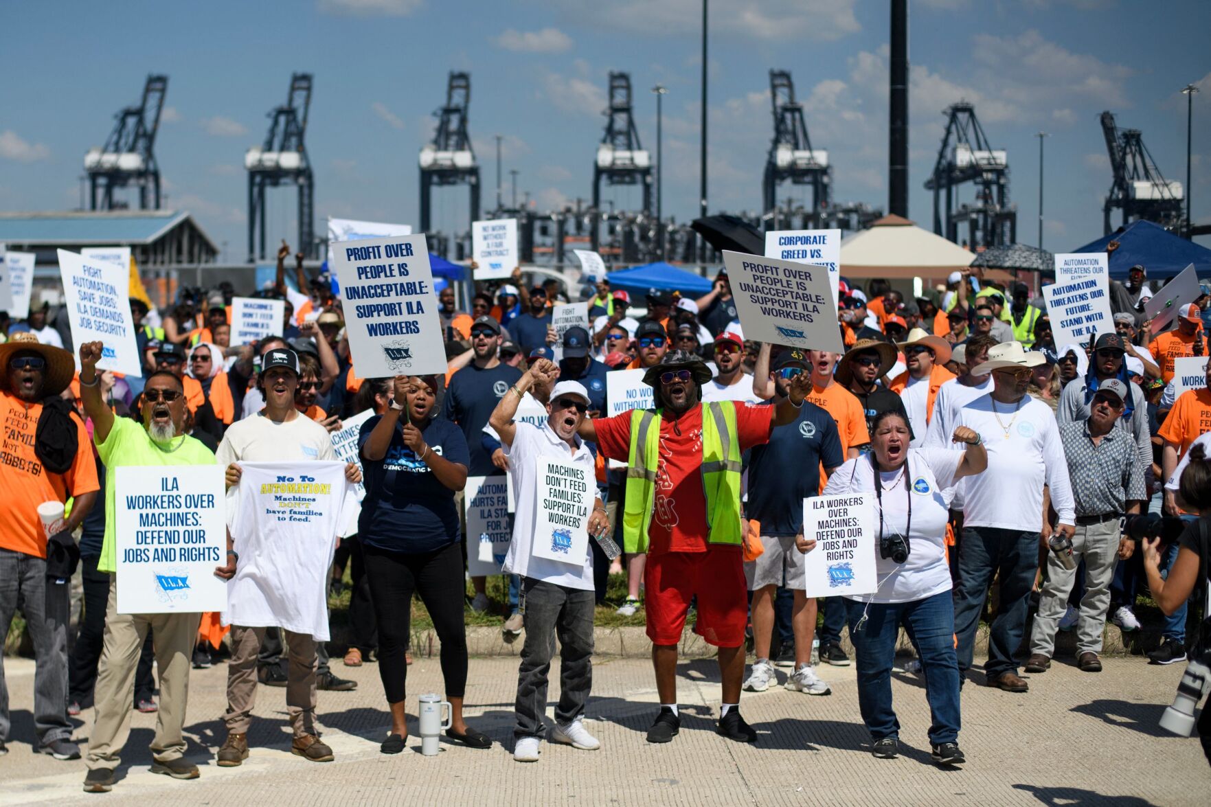 Source: Dockworkers' Union To Suspend Strike Until Jan. 15 To Allow ...