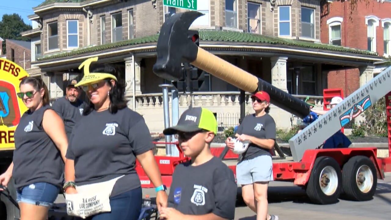 Dubuque's Labor Day Parade Brings Community Together | Dubuque | Kwwl.com