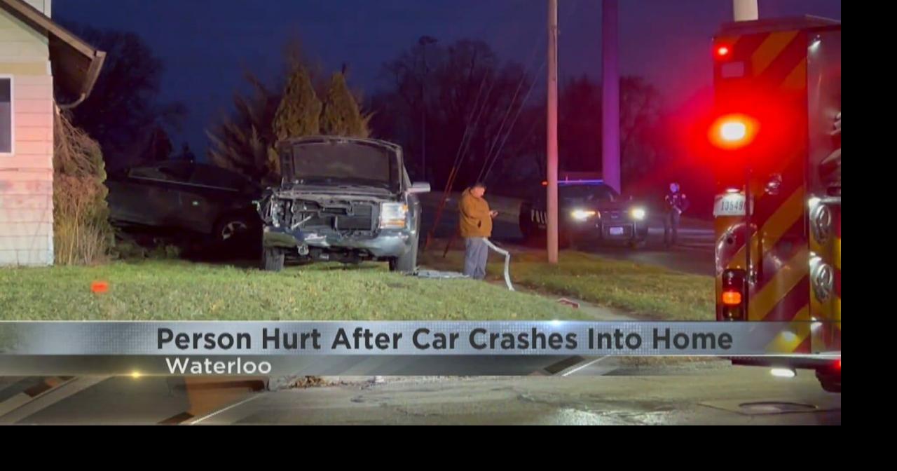 One injured in two-vehicle crash in Waterloo | Waterloo | kwwl.com