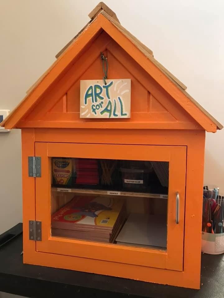 Waterloo Center for the Arts giving out free art supplies