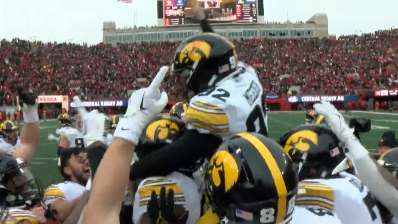 Iowa Hawkeyes Defeat Nebraska Cornhuskers 13-10 | Sports | Kwwl.com