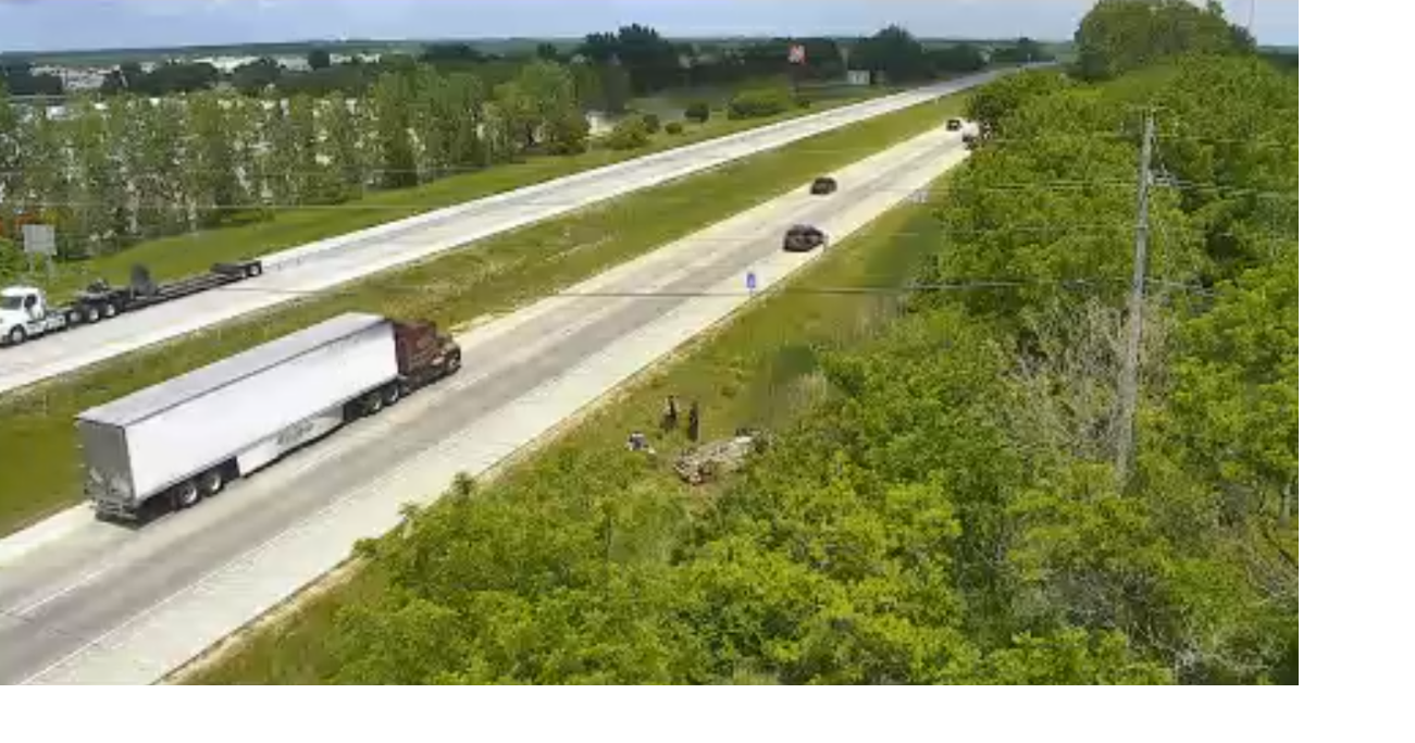 One injured in Waterloo rollover crash on Highway 20 | Waterloo | kwwl.com