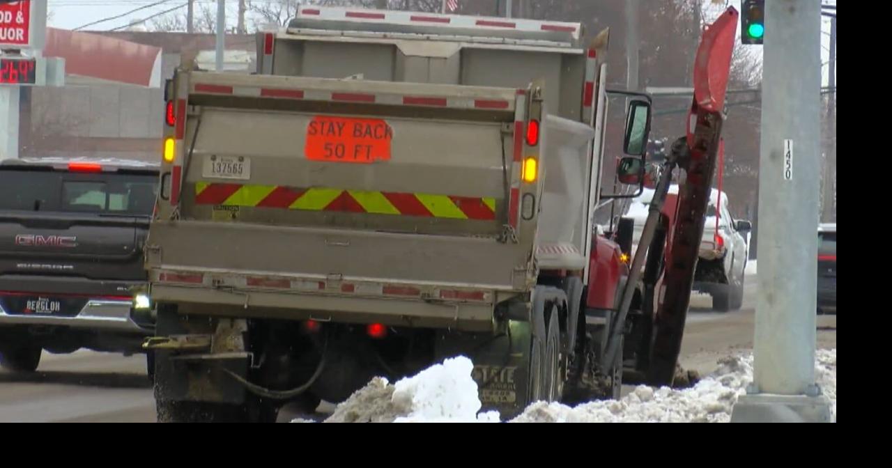 Snow crews work multiple shifts to clear Eastern Iowa roads | Video ...