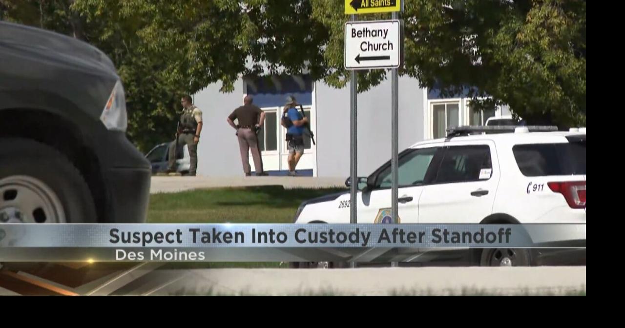 Suspect taken into custody after hourslong standoff in Des Moines