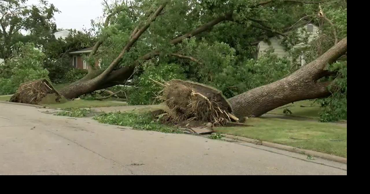 Derecho leaves path of devastation across Midwest | Derecho | kwwl.com