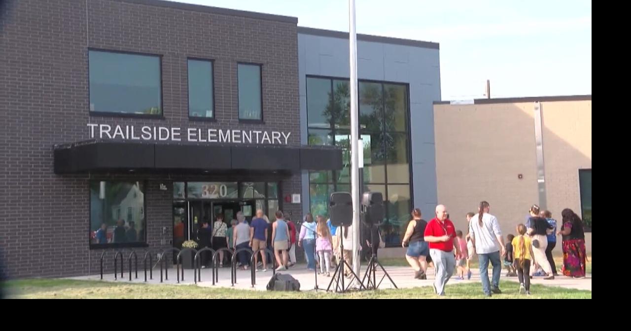 Trailside Elementary holds ribbon-cutting event in Cedar Rapids | Cedar ...