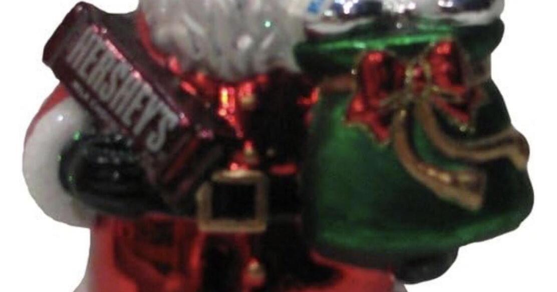 Monona Woman Celebrates Holidays With 600-Santa Collection