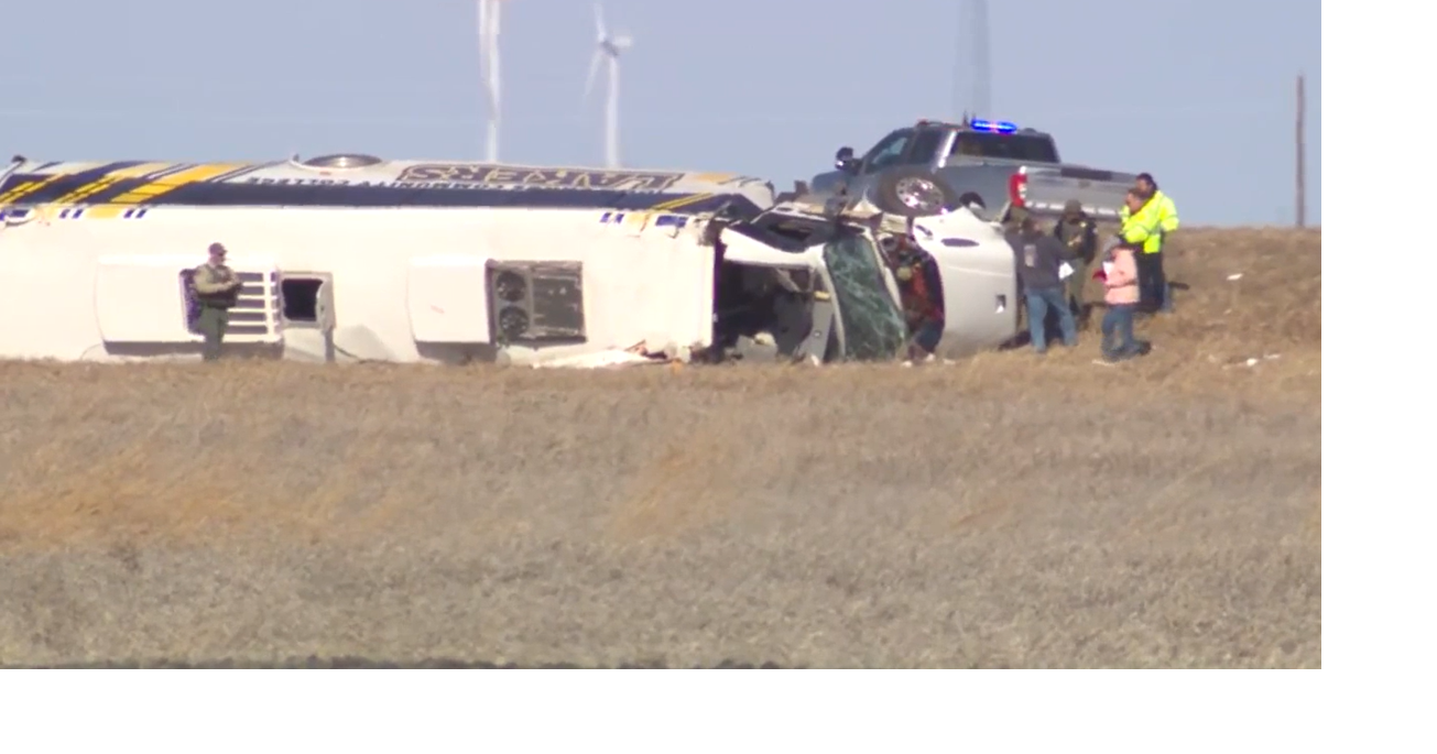 UPDATE: One killed, 32 hurt in Iowa community college baseball team bus crash
