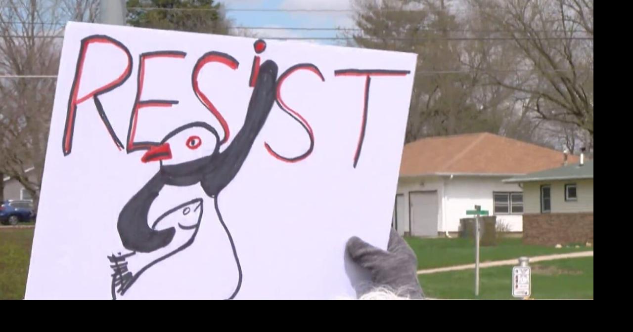 Hundreds gather for Lady Liberty Rally | Top Stories | kwwl.com