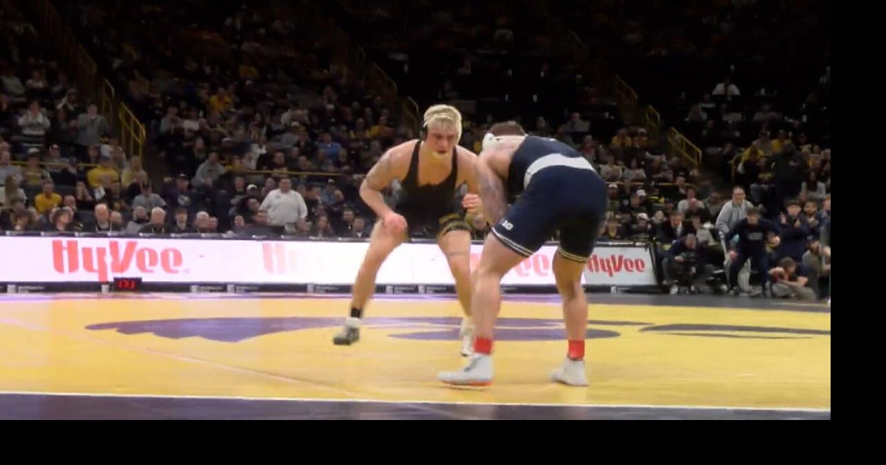 Top ranked Penn State dominates #4 Iowa 32-3