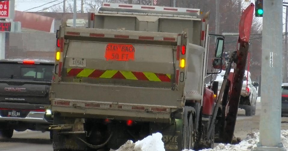 Snow crews work multiple shifts to clear area roads | News | kwwl.com