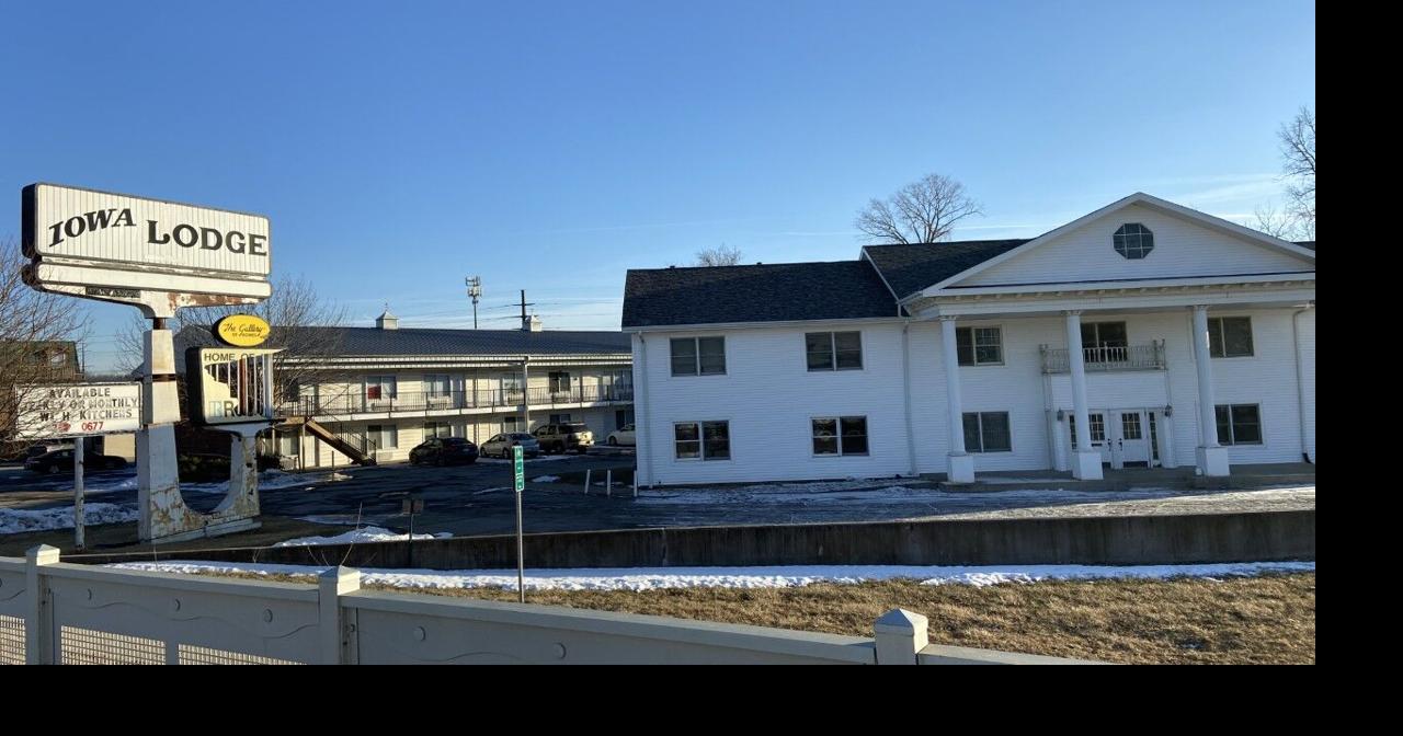 Iowa Lodge apartments in Coralville evacuated during Sunday standoff