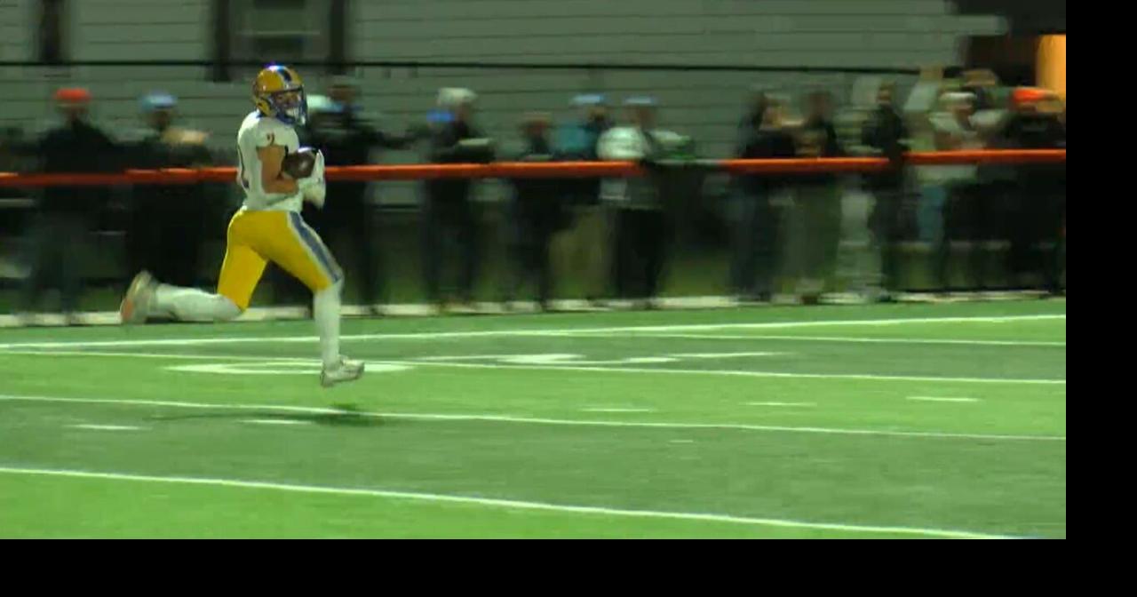 Dubuque Wahlert whips West Delaware 27-6 in 3A State Quarterfinals