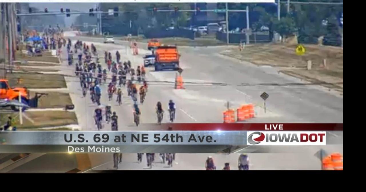 RAGBRAI riders peddling from Ames to Des Moines on Wednesday News