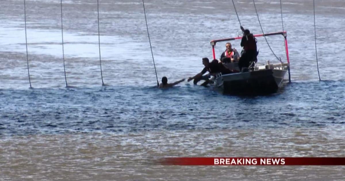 One person rescued from Cedar River in Waterloo | Waterloo | kwwl.com