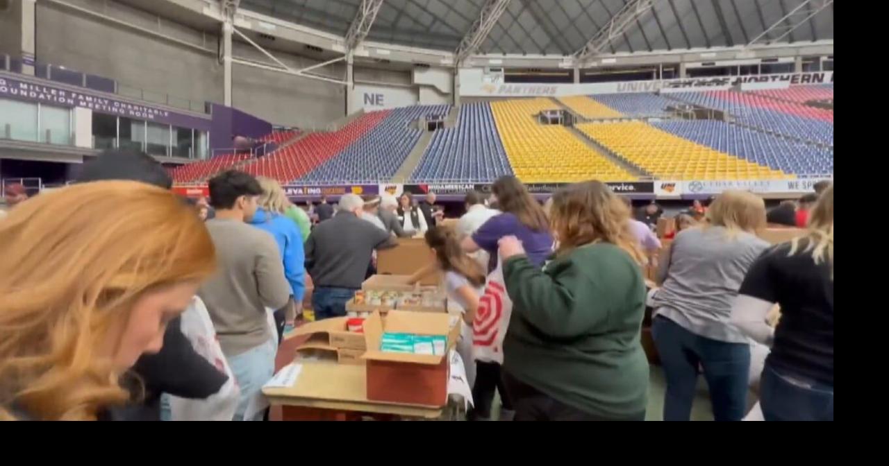 Volunteers participate in Northeast Iowa Food Bank