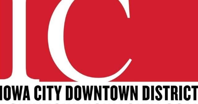 Iowa City welcomes holiday spirit with Small Business Saturday