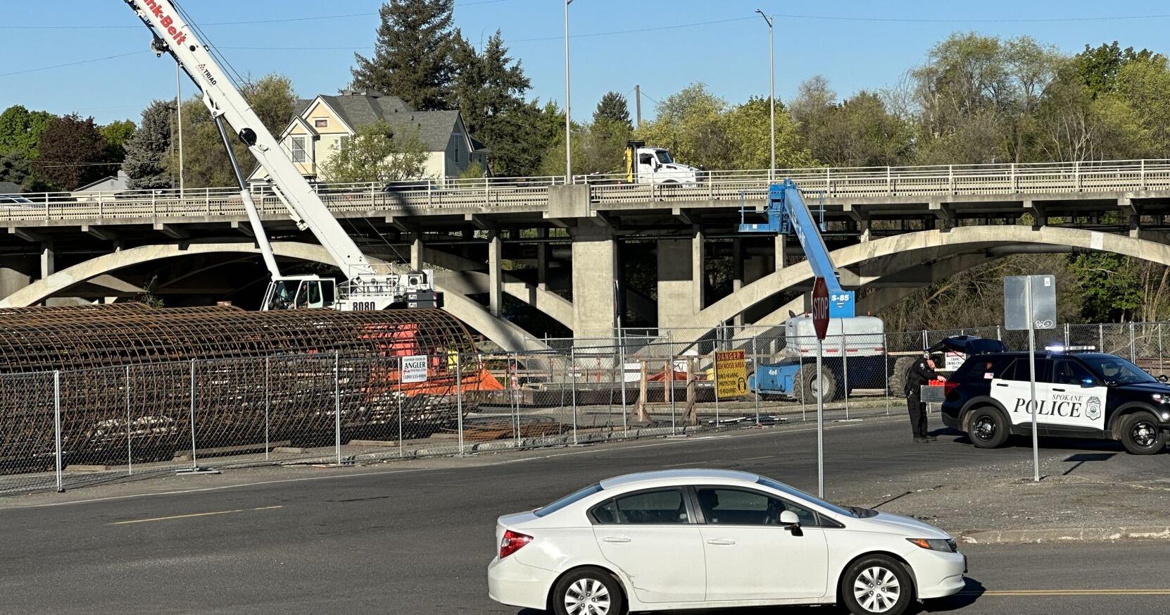 Man rescued after crashing into the Spokane River - Vimarsana News