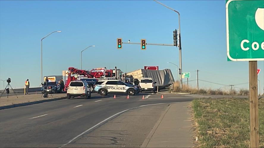 Semi Truck Rollover Crash Blocking Traffic On I 90 Overpass At Broadway Semi Truck Rollover Crash Blocking Traffic On I 90 Overpass At Broadway