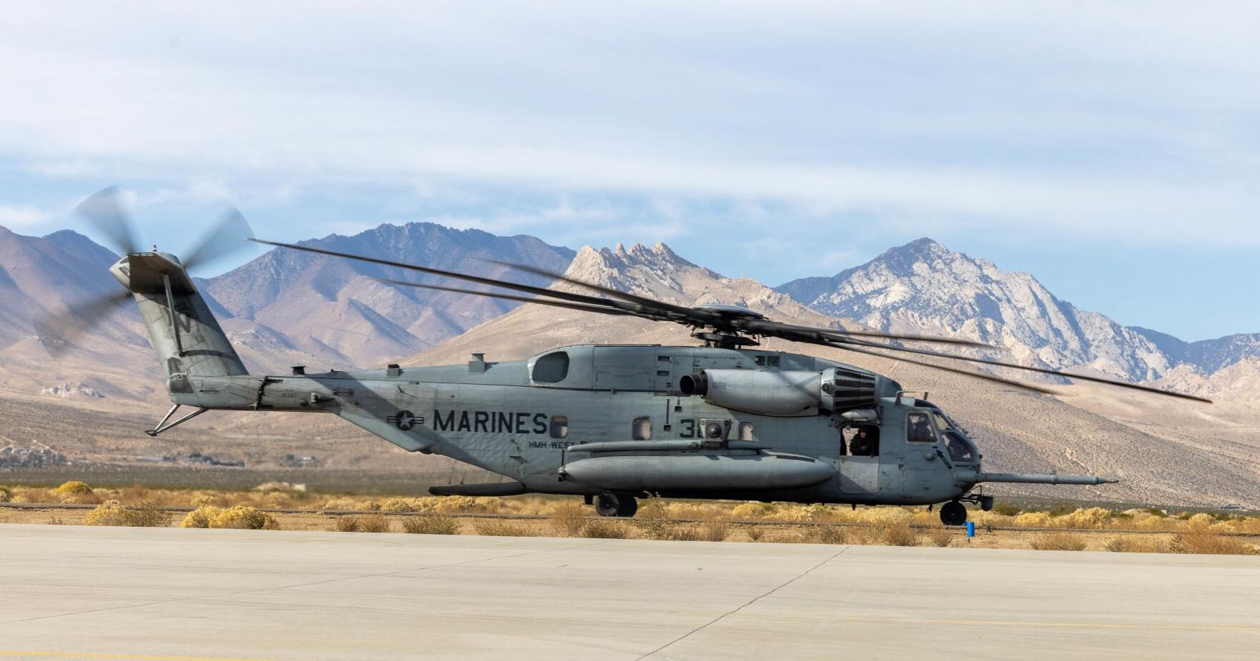 Military names 5 Marines killed in helicopter crash in California mountains. All were in their 20s. - Vimarsana News