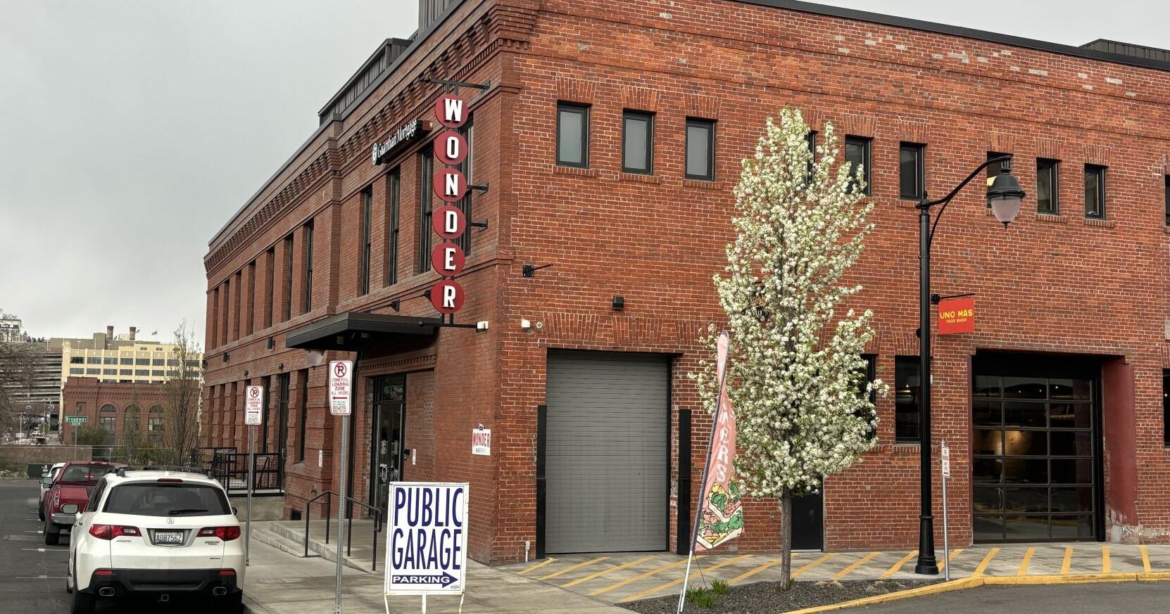 Taylor Swift album release party at Spokane's Wonder Building - Vimarsana News
