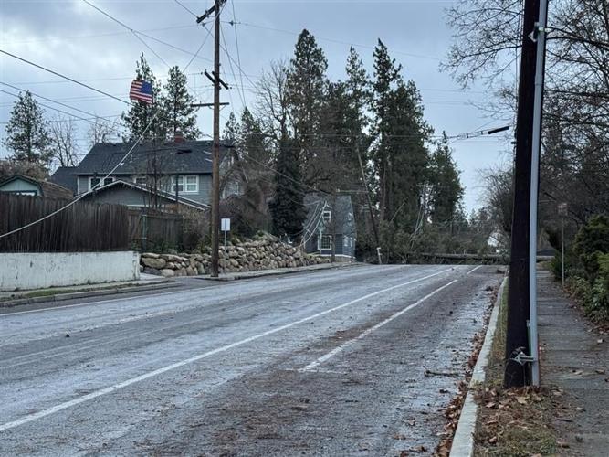 Winds exceed 80 mph in the Inland NW, knocking down trees and power ...