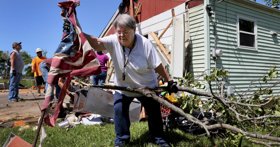 Storms leave widespread outages across Texas, cleanup continues after deadly weekend across US - Vimarsana News