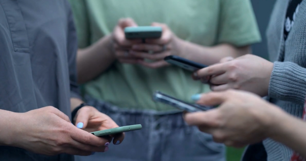 FBI has seen an 'alarming increase' in online predators: Tips to keep your kids safe - Vimarsana News