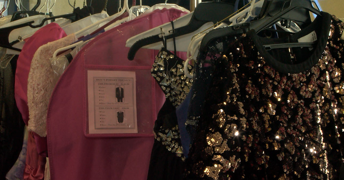 Local nonprofit offers free prom attire to help families save money | News | kxly.com Local nonprofit offers free prom attire to help families save money | News | kxly.com