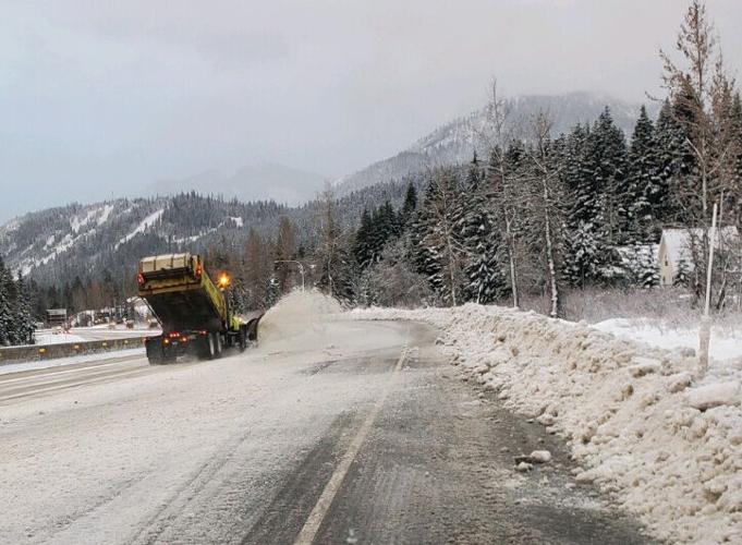 WSDOT crews clearing Snoqualmie Pass with storm approaching Local