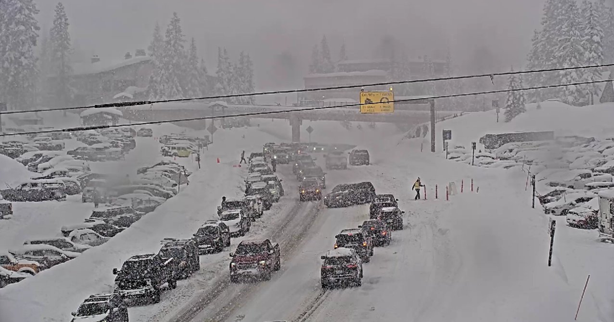 Car Closure Inners Illegally parked cars force US 2 closure at Stevens Pass | News | kxly.com