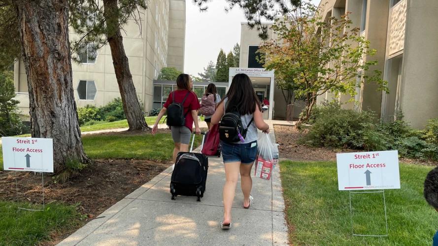 PHOTOS It’s movein day for WSU students Education