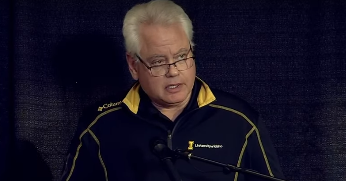 University of Idaho president announces his retirement