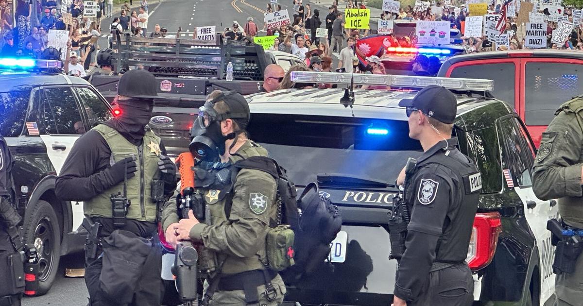 Senator Patty Murray calls for bill that forces ICE agents to stop hiding their identities