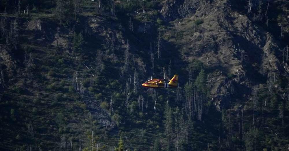 Crews working to put out wildfire near Bayview, Idaho - Vimarsana News